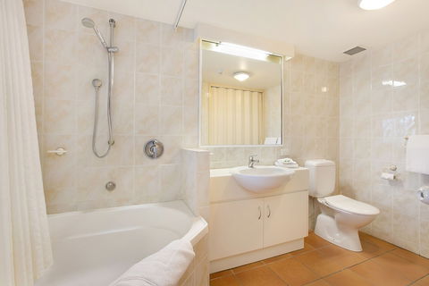 Tropic Towers Apartments - Accommodation Sunshine Coast 6