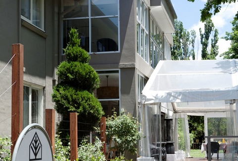 Forrest Hotel And Apartments - Accommodation Sunshine Coast 1