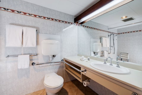 Adelaide Inn - Accommodation Sunshine Coast 3