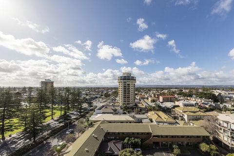 Oaks Glenelg Liberty Suites - Accommodation Sunshine Coast 3