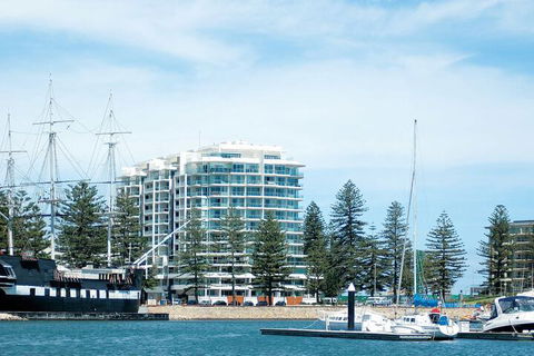 Oaks Glenelg Liberty Suites - Accommodation Sunshine Coast 2