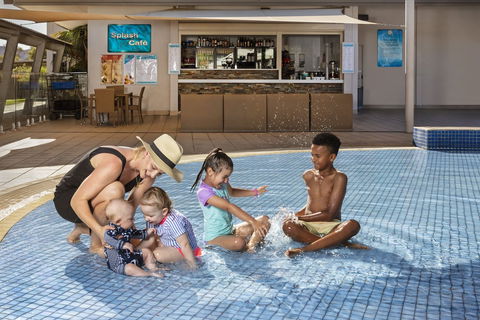 Crowne Plaza Alice Springs Lasseters, An IHG Hotel - Accommodation Sunshine Coast 1