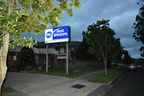 Best Western Parkside Motor Inn - Accommodation Sunshine Coast 0