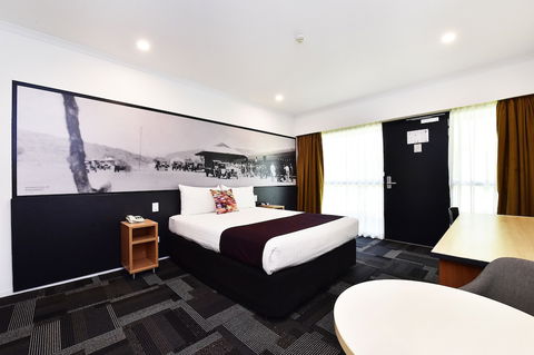 Mercure Alice Springs Resort - Accommodation Sunshine Coast 4