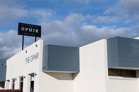 The Ophir Hotel - Accommodation Sunshine Coast 0