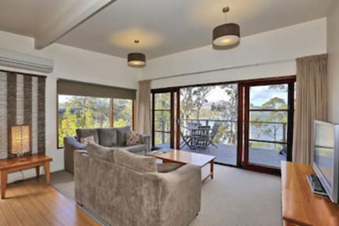 Stewarts Bay Lodge - Accommodation Sunshine Coast 0