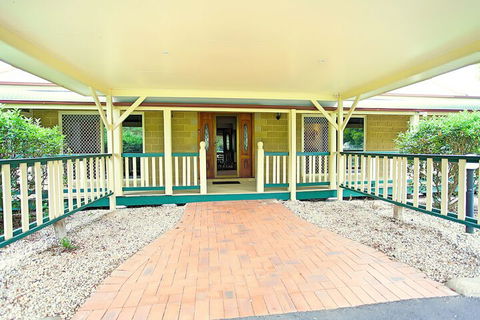 Bonville Lodge Bed & Breakfast - Accommodation Sunshine Coast 4