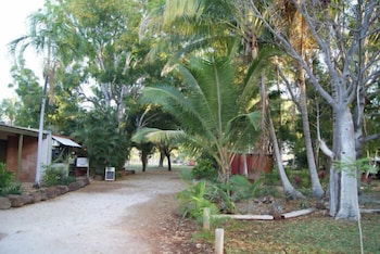 Territory Manor Motel & Caravan Park - Accommodation Sunshine Coast 6