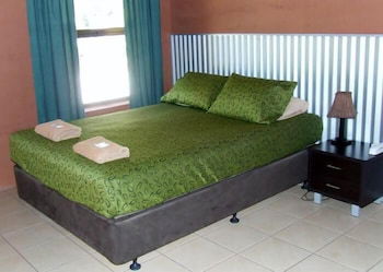 Territory Manor Motel & Caravan Park - Accommodation Sunshine Coast 2