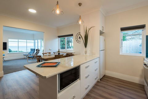 Sunrise At Penguin - Accommodation Sunshine Coast 7