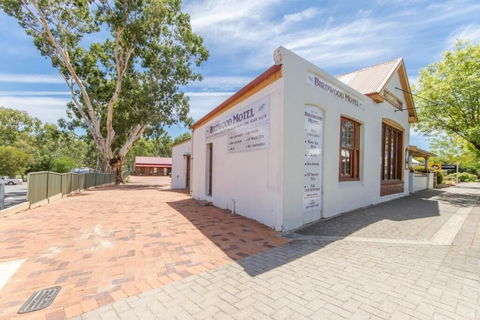 Birdwood Motel - Accommodation Sunshine Coast 1
