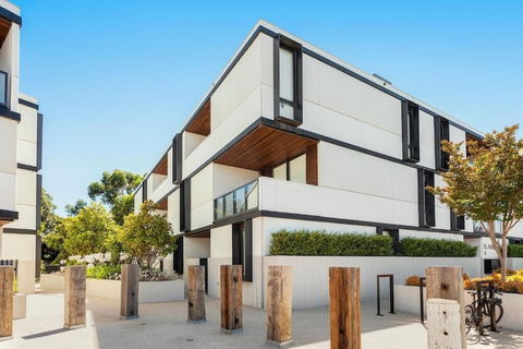 Clayton Serviced Apartments - Accommodation Sunshine Coast 4