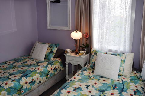 Cutmore Cottages Bagala Bungalow - Accommodation Sunshine Coast 3