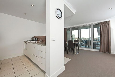Accommodate Canberra - The Avenue - Accommodation Sunshine Coast 6