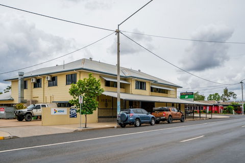 Capella Hotel Motel - Accommodation Sunshine Coast 3