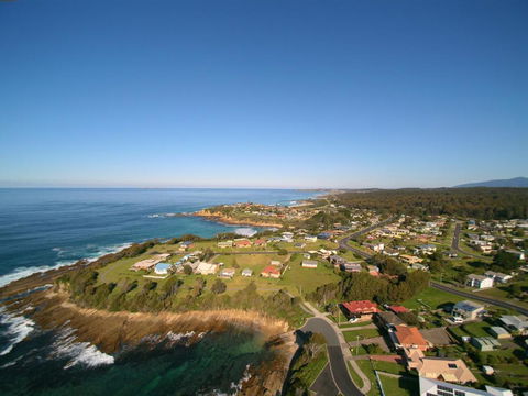 2 Jocelyn Street. Dalmeny - Accommodation Sunshine Coast 2
