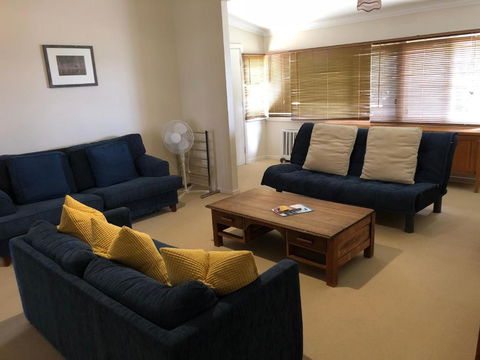 2 Jocelyn Street. Dalmeny - Accommodation Sunshine Coast 5