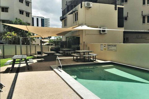 Inner City Cardona Court Apartment - Accommodation Sunshine Coast 7