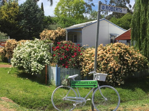 Applegate Lane Chalet - Accommodation Sunshine Coast 2