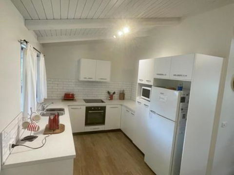 Abbey Beach Shack - Accommodation Sunshine Coast 2