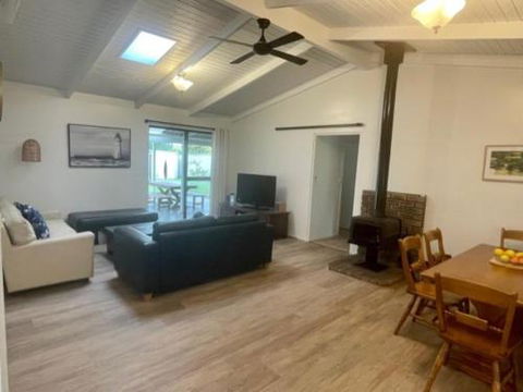 Abbey Beach Shack - Accommodation Sunshine Coast 3