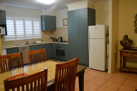 Ruthmor Villas - Accommodation Sunshine Coast 5