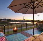 Lakeside Deck House - Accommodation Sunshine Coast