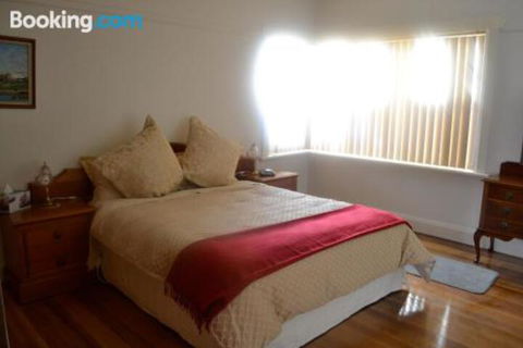Hillside Cottage - Accommodation Sunshine Coast 3