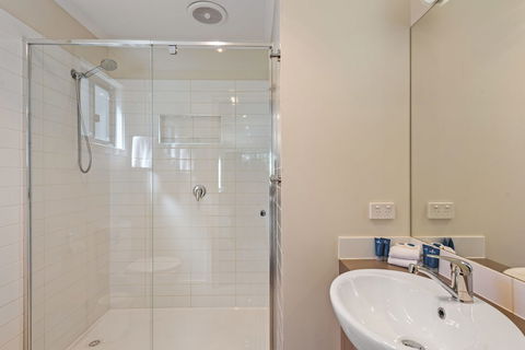 Discovery Parks â€“ Maidens Inn - Accommodation Sunshine Coast 0