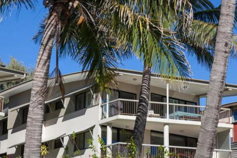 Cylinder Beach Mooloomba Unit 3 - Accommodation Sunshine Coast 5