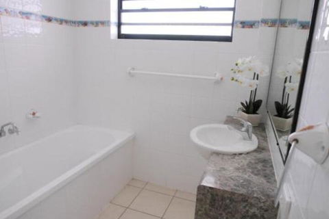 Cylinder Beach Mooloomba Unit 3 - Accommodation Sunshine Coast 3