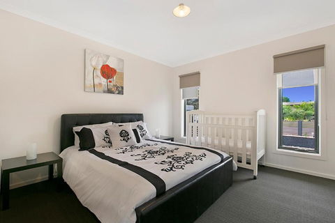 Palm Grove Beach House Dromana - Accommodation Sunshine Coast 4
