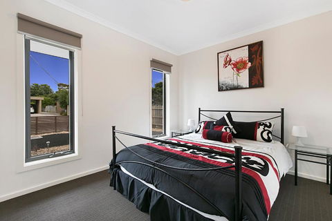 Palm Grove Beach House Dromana - Accommodation Sunshine Coast 3