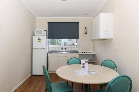 Scarborough Apartments - Accommodation Sunshine Coast 2