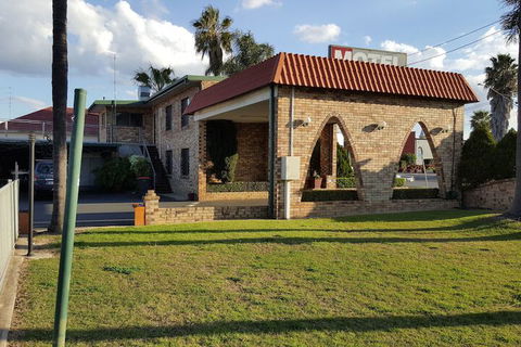 Centre Point Mid City Motor Inn - Accommodation Sunshine Coast 2