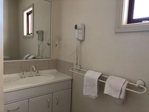 Outback Quarters - Accommodation Sunshine Coast 6