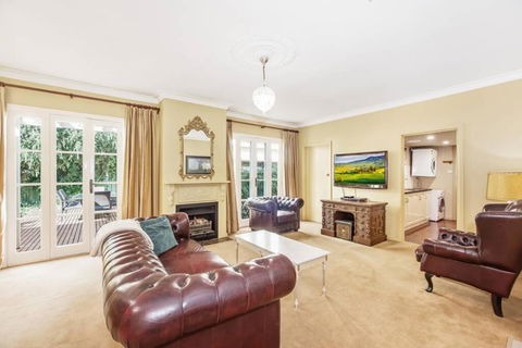 Ayr House Echuca Holiday Homes - Accommodation Sunshine Coast 1