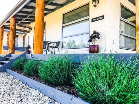 Daysend Cottages - Accommodation Sunshine Coast 0