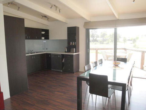 Off Mountain Accommodation - Accommodation Sunshine Coast 5