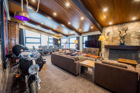 Mt Buller Chalet Hotel & Suites - Accommodation Sunshine Coast 2