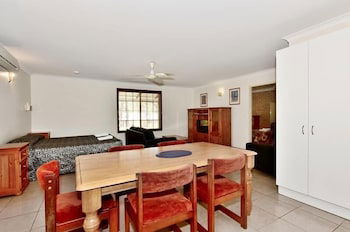 Travellers Rest Motel - Accommodation Sunshine Coast 5