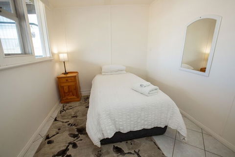 Smith Street Cottage Naracoorte - Accommodation Sunshine Coast 7