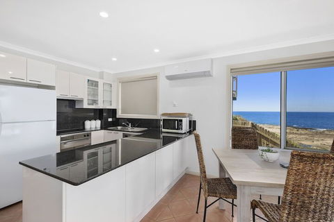 Ocean Pines 5 - Accommodation Sunshine Coast 5