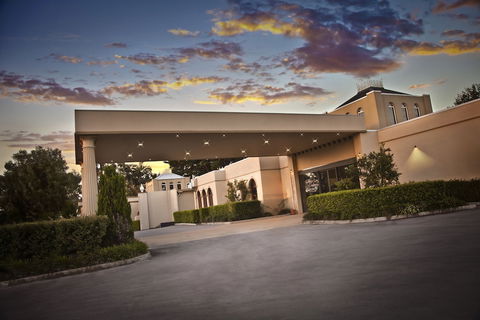 Shangri-La Gardens - Accommodation Sunshine Coast 0