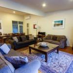 Jordan House - Accommodation Sunshine Coast 0