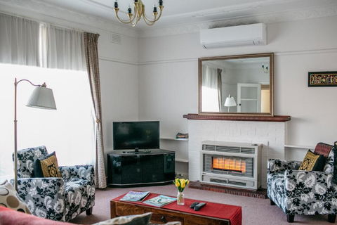 Goldies On Piper Kyneton - Accommodation Sunshine Coast 4