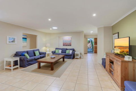Palm Trees Noosa - Accommodation Sunshine Coast 5