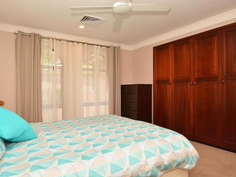 The House On The Lake At Fishing Point Lake Macquarie Honestly Put The Line In & Catch Fish - Accommodation Sunshine Coast 6
