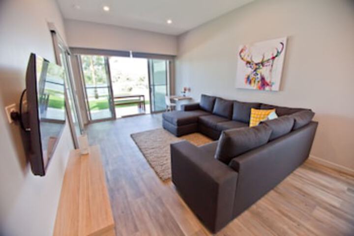 Miandetta TAS Accommodation Sunshine Coast