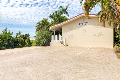 Motel Ingham - Accommodation Sunshine Coast 2